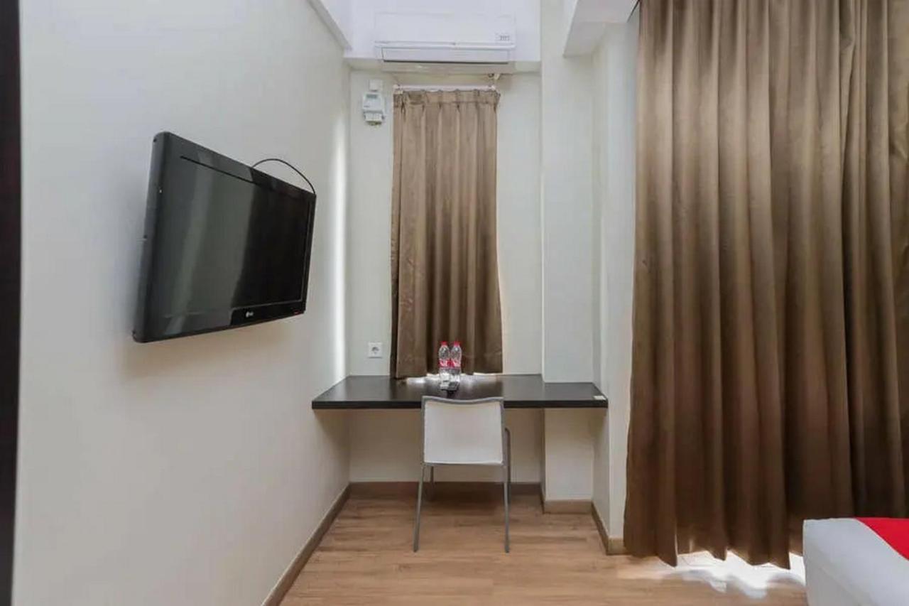 Reddoorz Plus At Riverside Malang Exterior foto