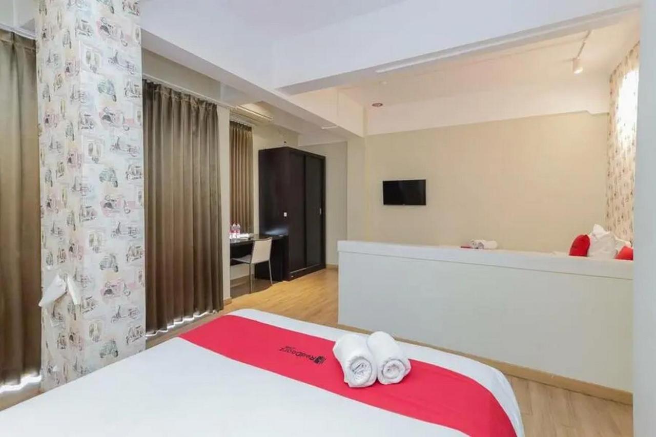 Reddoorz Plus At Riverside Malang Exterior foto