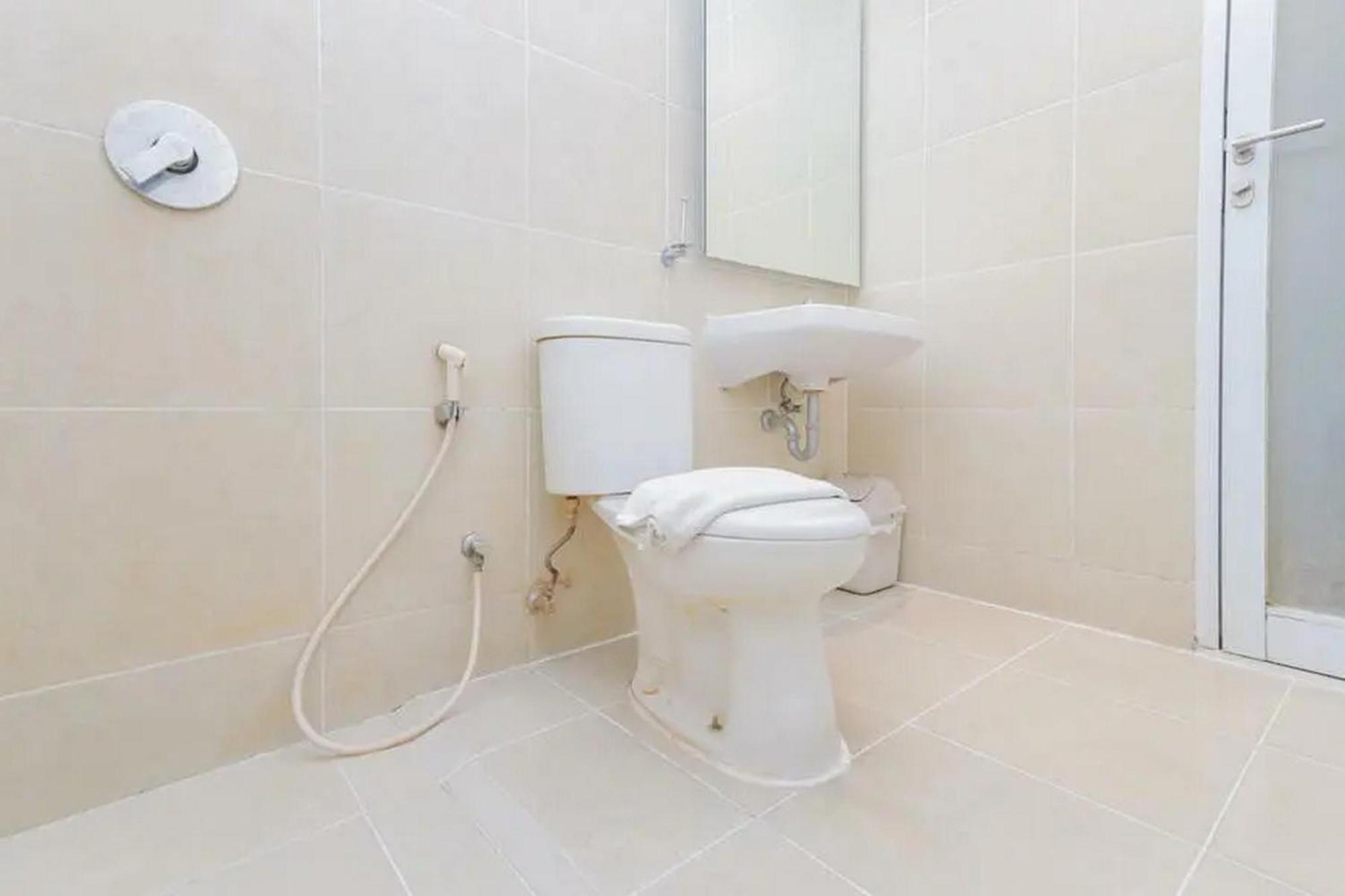 Reddoorz Plus At Riverside Malang Habitación foto